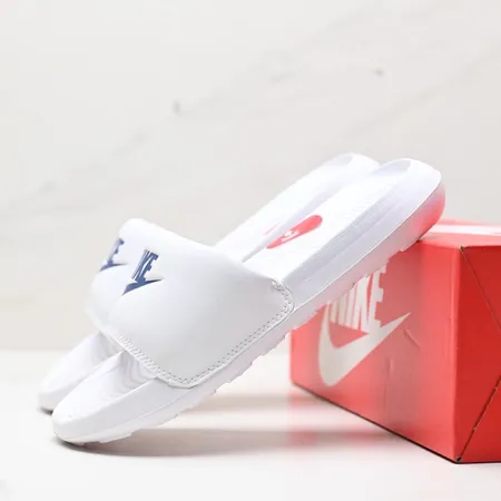 ナイキ スリッパ