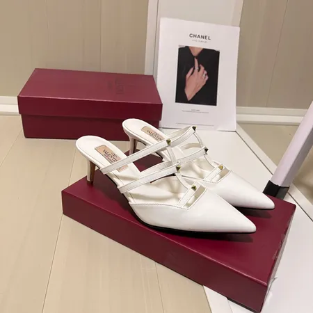 ヴァレンティノ スリッパ