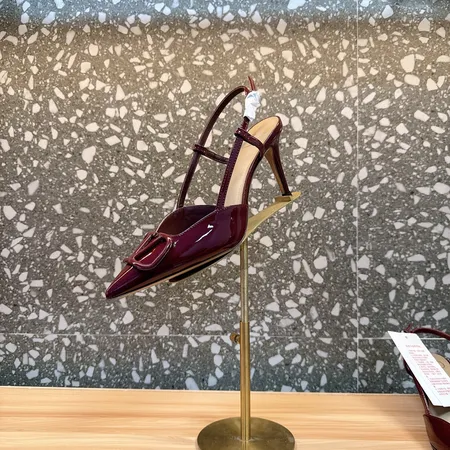 ヴァレンティノ サンダル