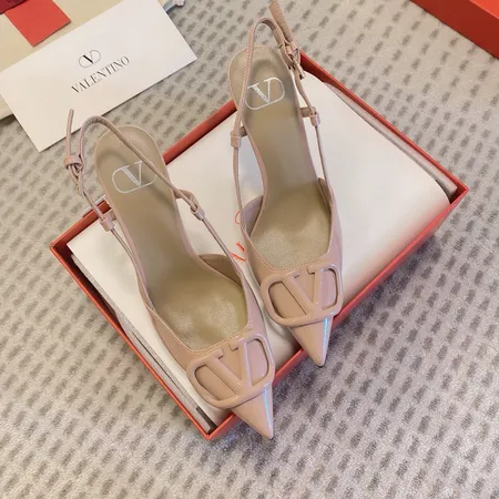 ヴァレンティノ サンダル