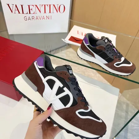 ヴァレンティノ スニーカー