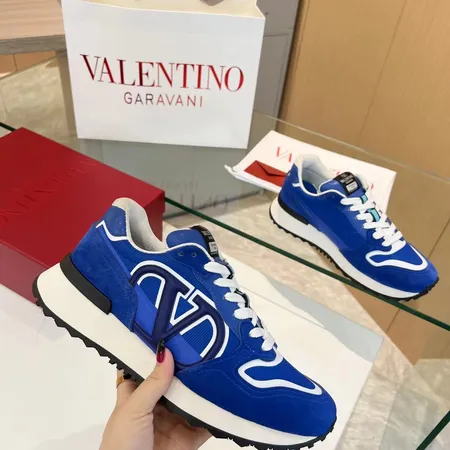 ヴァレンティノ スニーカー
