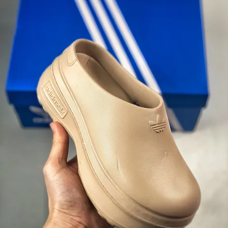 アディダス スリッパ