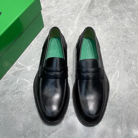 ボッテガ ヴェネタ ビジネスシューズ