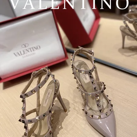 ヴァレンティノ サンダル