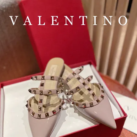 ヴァレンティノ サンダル