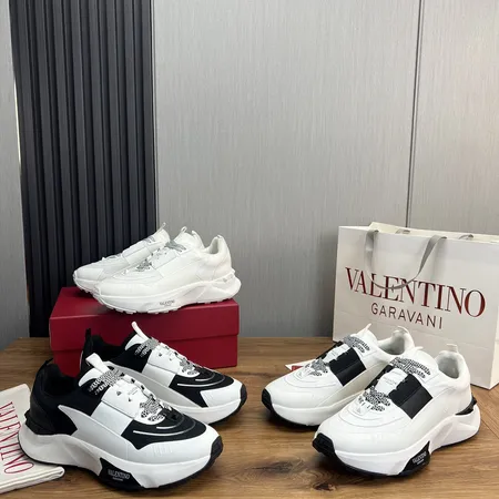 ヴァレンティノ スニーカー