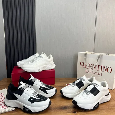 ヴァレンティノ スニーカー