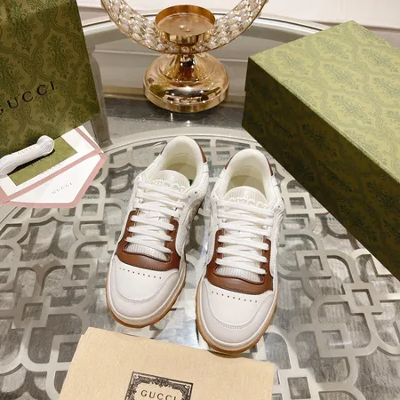 グッチ カジュアルシューズ