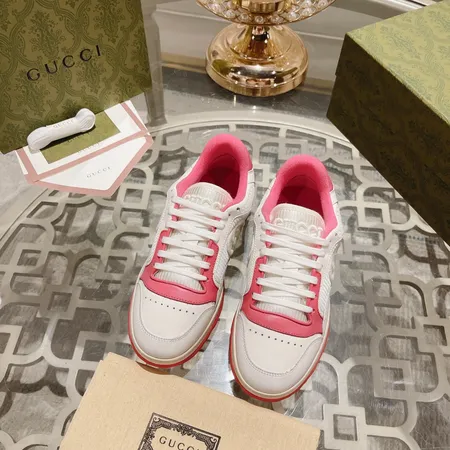 グッチ カジュアルシューズ