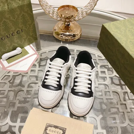 グッチ カジュアルシューズ
