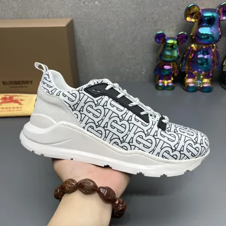 バーバリー ス スニーカー