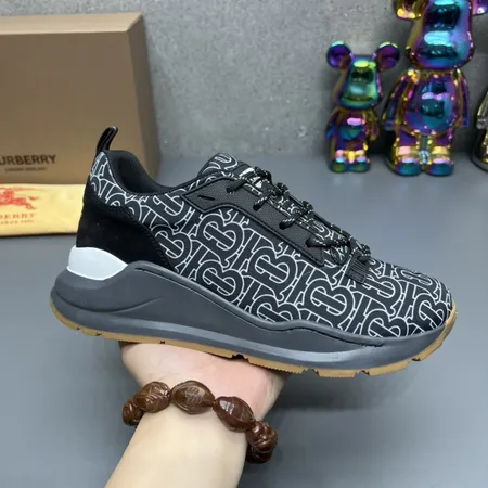 バーバリー ス スニーカー