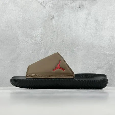 エアジョーダン スリッパ