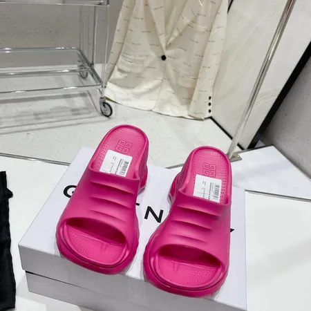 ジバンシィ スリッパ