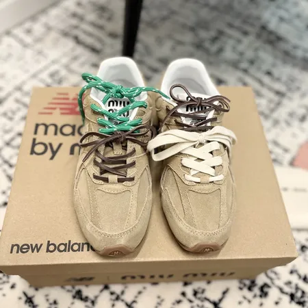 ミュウミュウ スニーカー