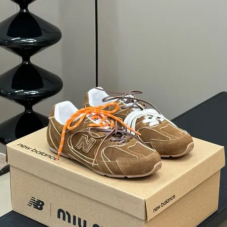 ミュウミュウ スニーカー