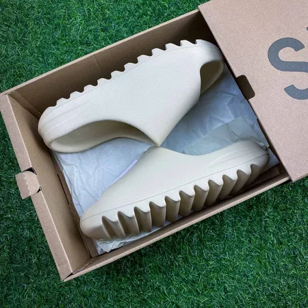 アディダス スリッパ