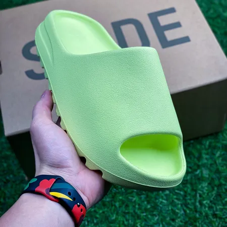 アディダス スリッパ