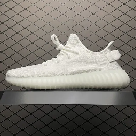 アディダス スニーカー