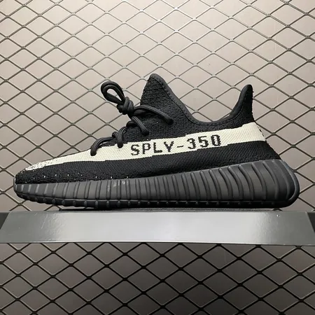 アディダス スニーカー