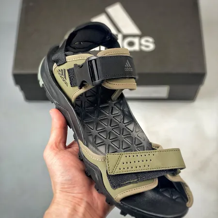 アディダス サンダル