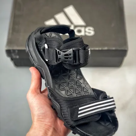 アディダス サンダル