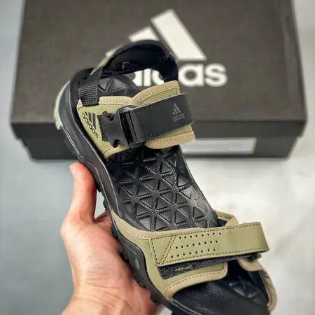 アディダス サンダル