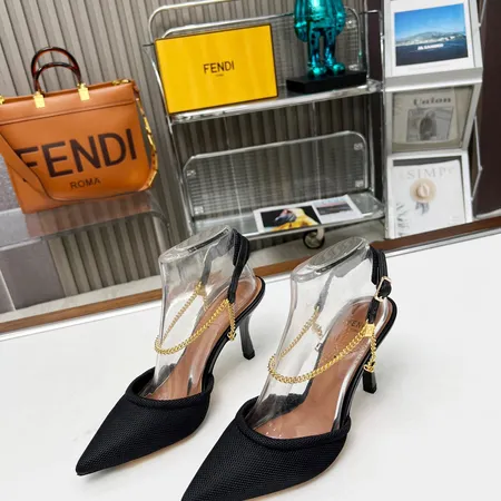 フェンディ サンダル