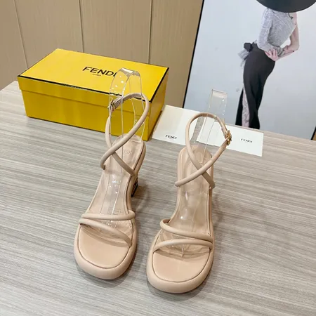 フェンディ サンダル