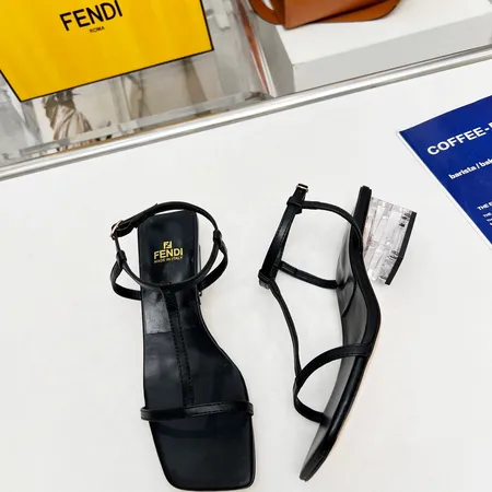 フェンディ サンダル