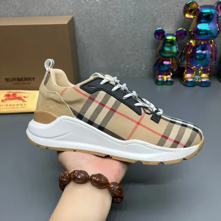 バーバリー ス スニーカー
