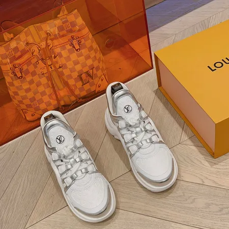ルイヴィトン スニーカー