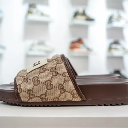 グッチ スリッパ