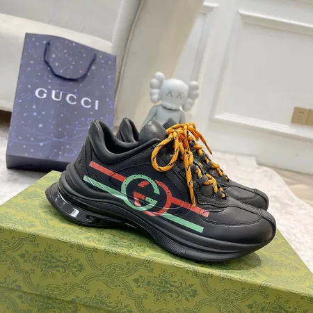 グッチ スニーカー