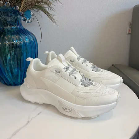 ヴァレンティノ スニーカー