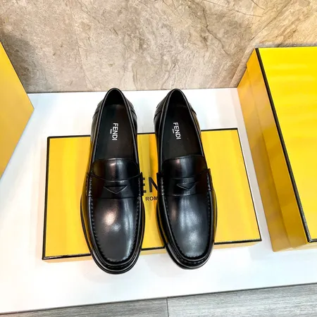 フェンディ ビジネスシューズ