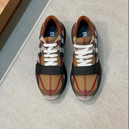 バーバリー ス スニーカー