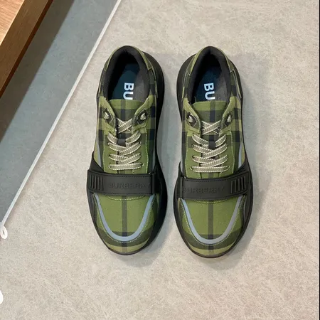 バーバリー ス スニーカー