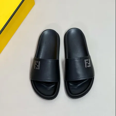 フェンディ スリッパ