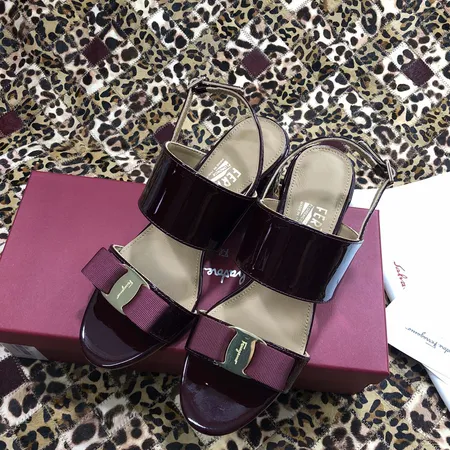 フェラガモ サンダル