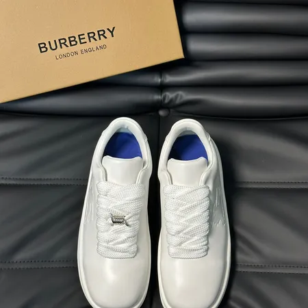 バーバリー ス カジュアルシューズ