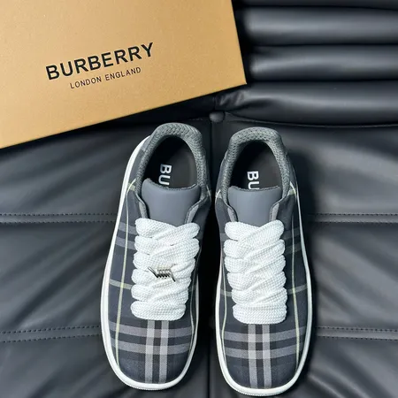 バーバリー ス カジュアルシューズ