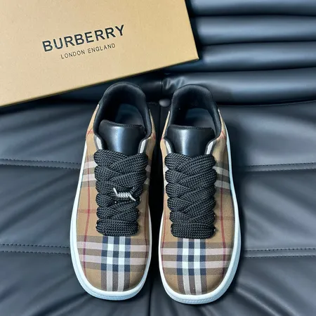 バーバリー ス カジュアルシューズ