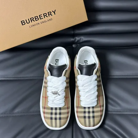 バーバリー ス カジュアルシューズ
