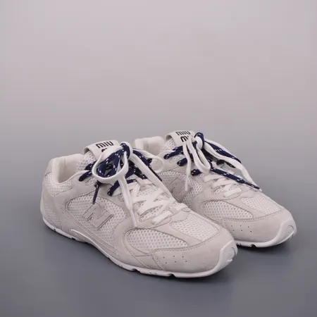 ミュウミュウ スニーカー