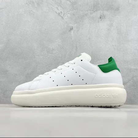 アディダス カジュアルシューズ