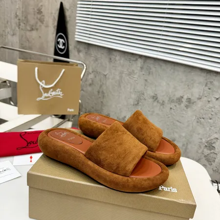 クリスチャン・ルブタン スリッパ