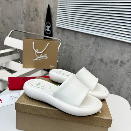 クリスチャン・ルブタン スリッパ