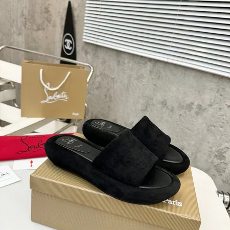 クリスチャン・ルブタン スリッパ